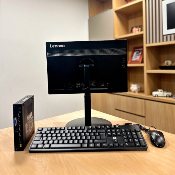 COMPUTADOR LENOVO THINKCENTRE M75Q-1 TINY +MONITOR LENOVO THINKVISION  19,5