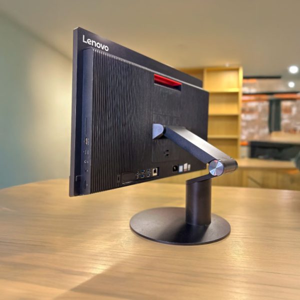 COMPUTADOR LENOVO THINKCENTRE ALL IN ONE M820Z 21,5" CORE I7 SEPTIMA 16 GB 512GB SSD