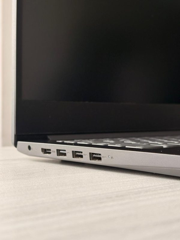 Lenovo V14 RYZEN 3 3000 16 GB 512GB SSD